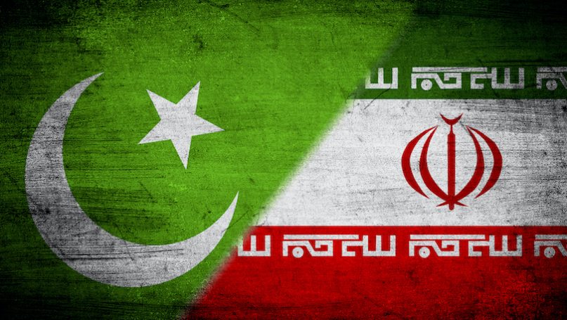 pakistan and iran flags