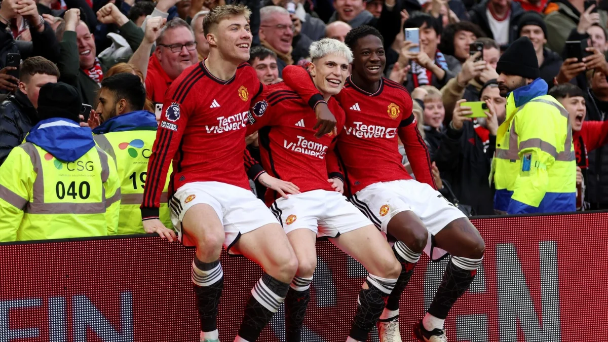 Manchester United-Alejandro Garnacho celebrates with hojlund and kobbie