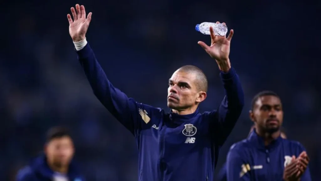 Pepe Praising Porto fans after the Game.